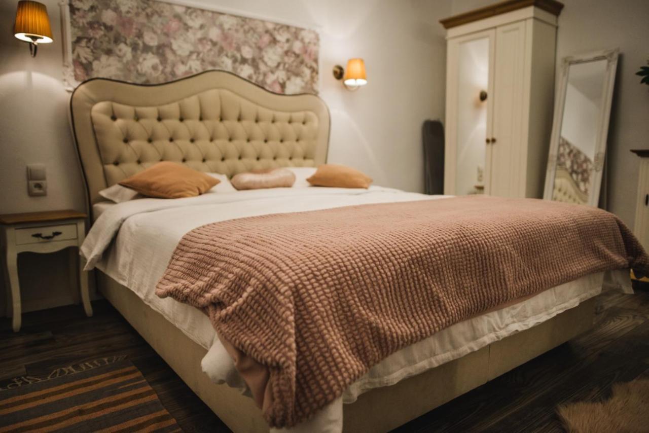 Glam Rose&White Downtown Apartamento Sibiu Exterior foto