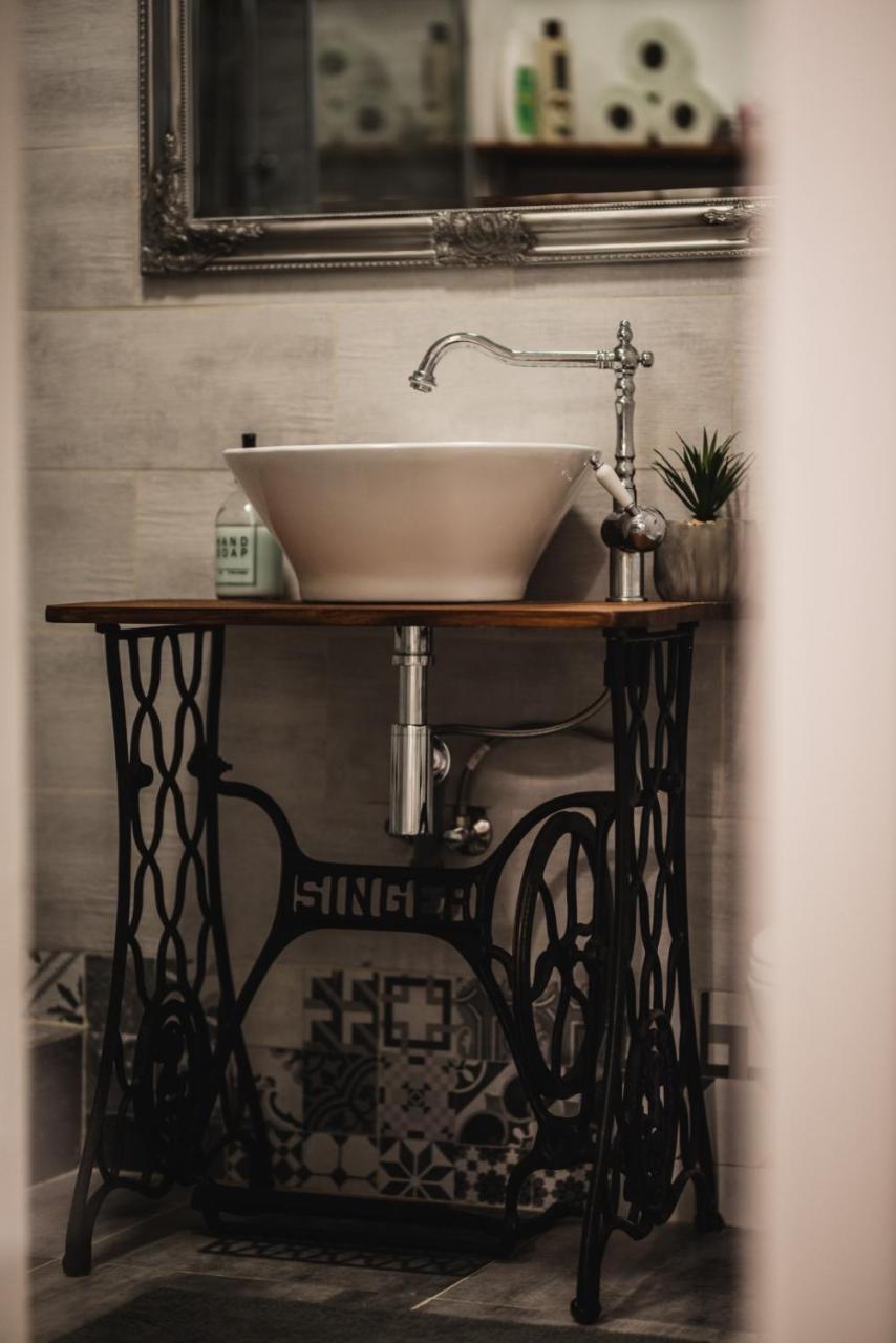 Glam Rose&White Downtown Apartamento Sibiu Exterior foto
