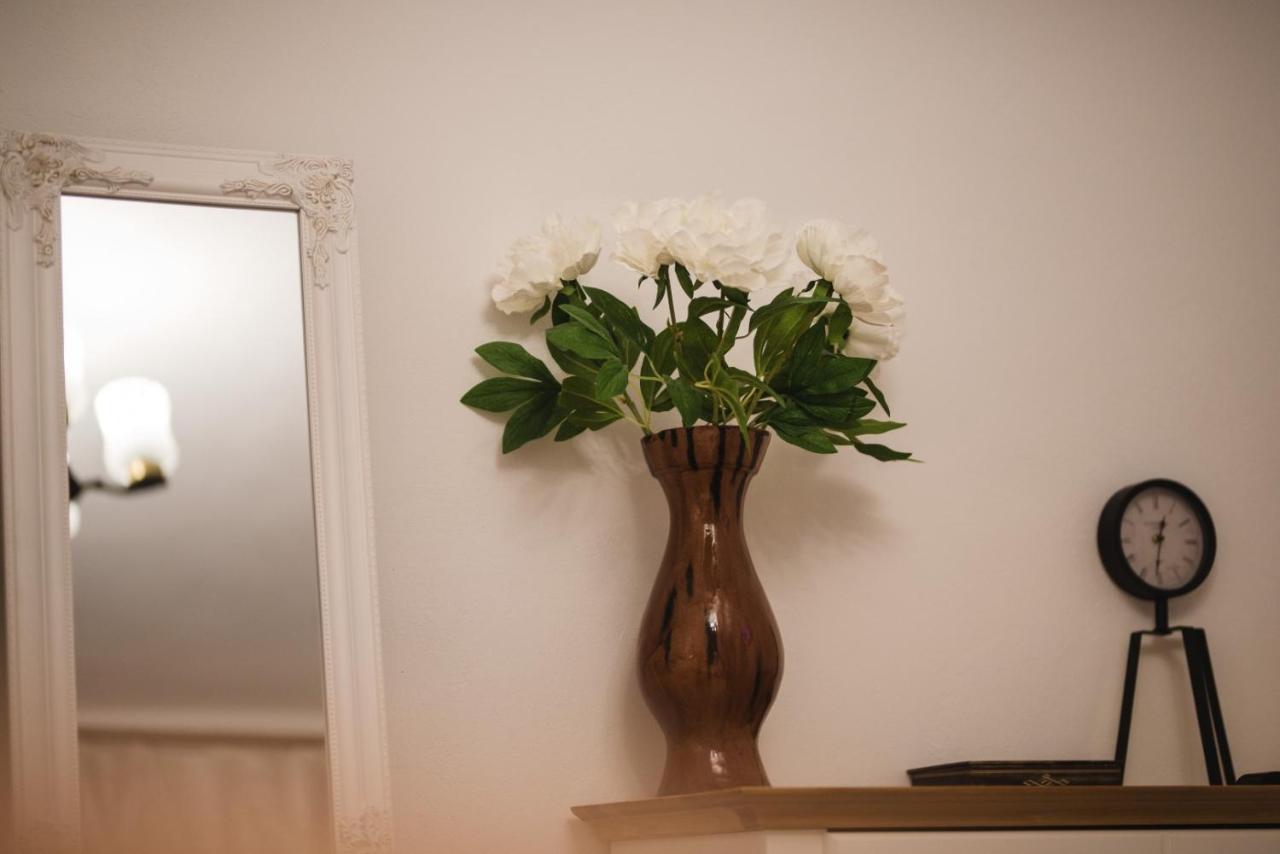 Glam Rose&White Downtown Apartamento Sibiu Exterior foto