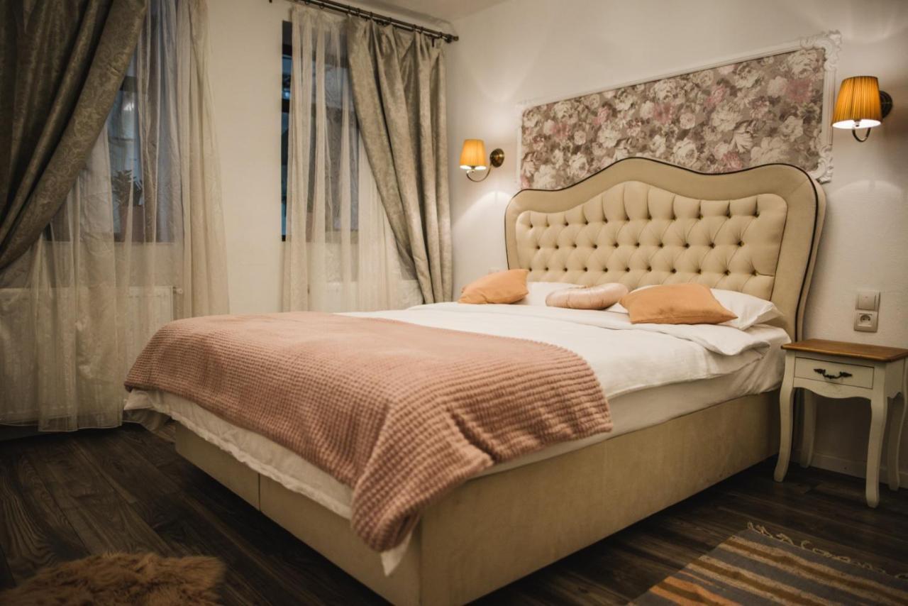 Glam Rose&White Downtown Apartamento Sibiu Exterior foto