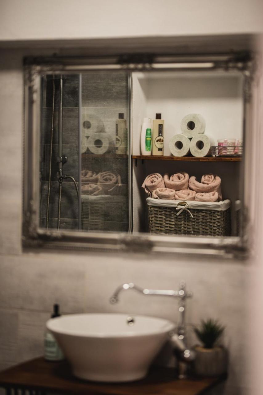 Glam Rose&White Downtown Apartamento Sibiu Exterior foto